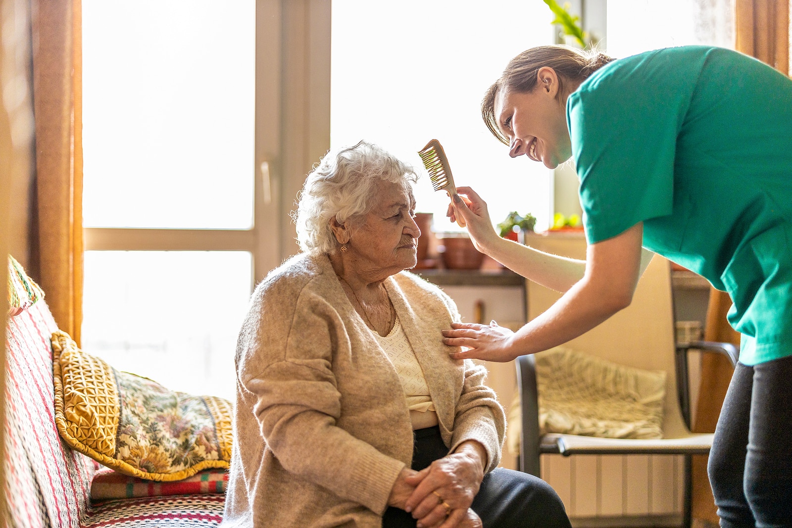 Alzheimer’s Care Tips to Help Your Senior with Grooming Home Care in